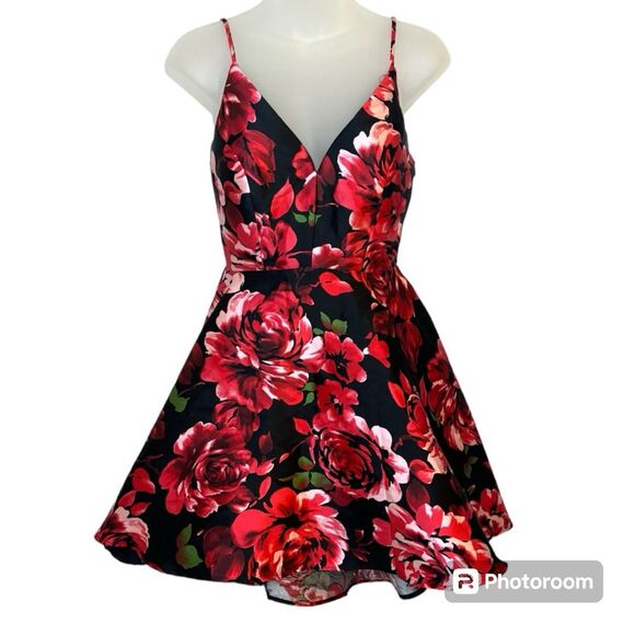 B. Smart Juniors Floral Rose Print Fit & Flare Mini Dress Size 1 - Picture 1 of 10